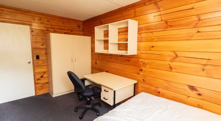 5 Bedroom City Apartment - Photo 5