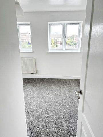 3 bedroom terraced house to rent - Photo 4