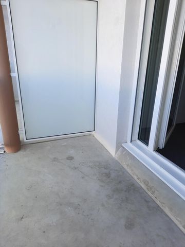 Location Appartement 1 pièce 18m² NIMES 30000 - Photo 4