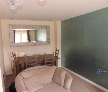 3 bedroom semi-detached house to rent - Photo 2