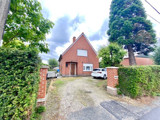 Woning met 2 slaapkamers, garage en tuin te Moorsele. - Photo 1