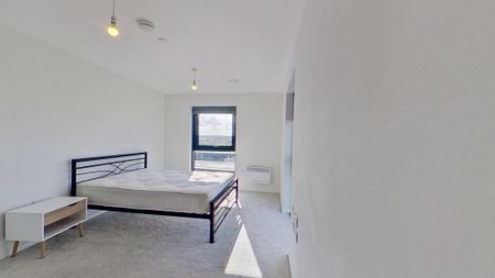 3 bedroom flat to rent - Photo 4