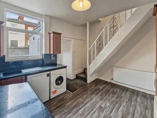 2 bedroom terraced house to rent - Photo 1