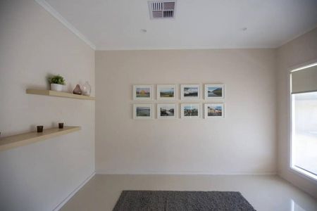 Luxe Spacious Home Closes to CBD - Photo 2