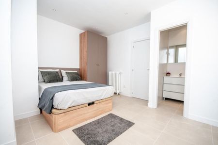 Calle Blanca de Navarra, Madrid, Community of Madrid 28010 - Photo 2