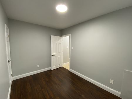 227 West Lane - U3 - Photo 4