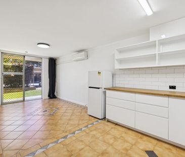 RENOVATED 1x1 IN WEMBLEY - Photo 2