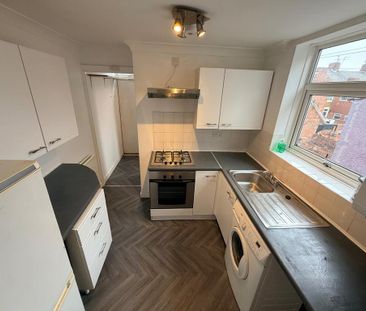 2 bedroom flat to rent - Photo 3