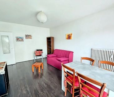 Location Appartement 4 pièces Meublé 73m² HEROUVILLE ST CLAIR 14200 - Photo 2