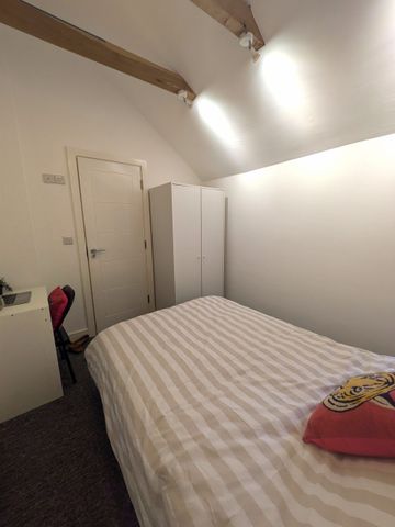 Bright Room in Freshly Refurbished Flat - Photo 3