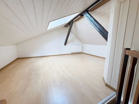 Joli appartement en duplex de 2,5 pièces, partiellement rénové - Photo 5