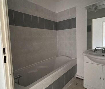 Location Appartement 3 pièces 58m² BAGNOLS SUR CEZE 30200 - Photo 3