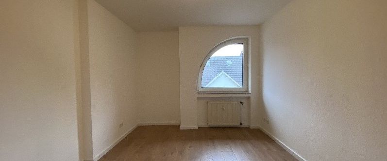 Neuss – Dreikönigenviertel, geräumige 3 Zimmerwohnung mit Balkon, stadtnah, sofort verfügbar! - Photo 1