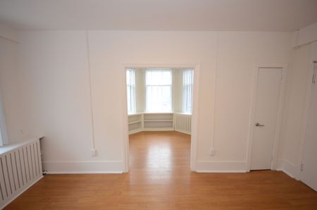 160 Huron Street - Photo 3