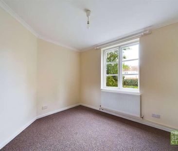 Tuns Lane, Slough, Berkshire, SL1 - Photo 2