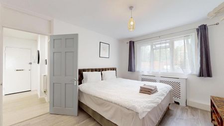 3 bedroom flat to rent - Photo 4