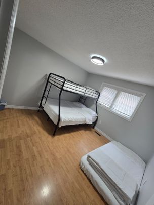 For Lease - 6063 Farmstead Lane, Mississauga, Ontario - Photo 1