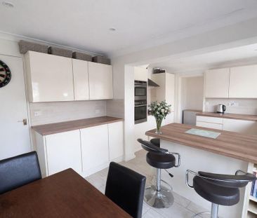 3 bedroom semi-detached house to rent - Photo 3