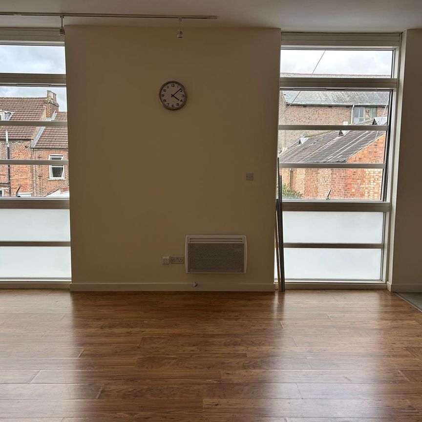 3 Bed Flat, Frederick Street, LU2 - Photo 1