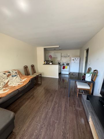 For Lease - 10-105 Twenty Fifth Street, Toronto, Ontario - Photo 3