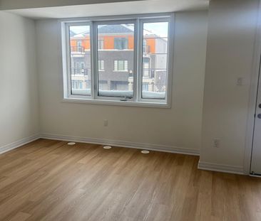 For Lease - 49 Pogie Drive, Welland, Ontario - Photo 6