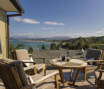 Stunning 5-Bedroom Family Home - Photo 1