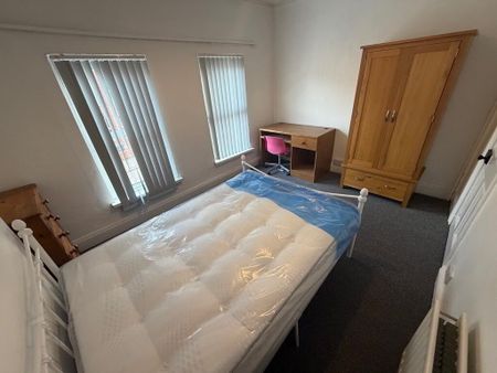10 Sandhurst Drive, Belfast, BT9 5AY - Photo 5