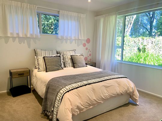 Yaldhurst , 4 bedrooms - Photo 1