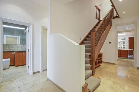 6 Bedroom Flat To Let - Photo 2