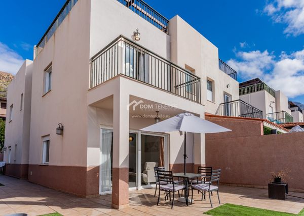 Chalet adosado · Alquiler a largo plazo ·