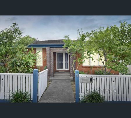 74 Carlton Street, Carlton, Vic 3053 - Photo 2