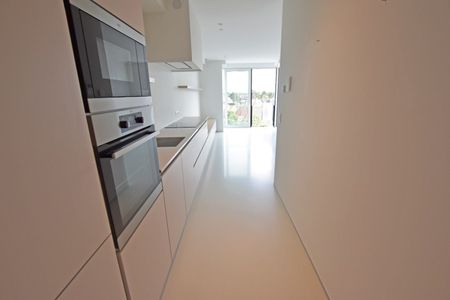 Nieuwbouwappartement met 1 slaapkamer gelegen in hartje Zoute met prachtig zicht over de villa's van het Zoute - Photo 2