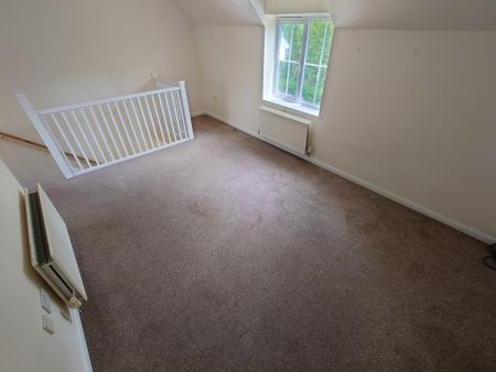 2 bedroom coach house to rent - Photo 3