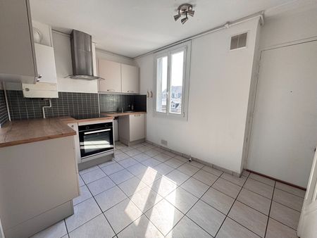 Location Appartement 4 pièces 78m² - Photo 2