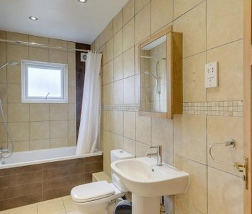 3 bedroom end of terrace house to rent - Photo 6