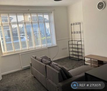 1 bedroom in a house share to rent - Photo 2