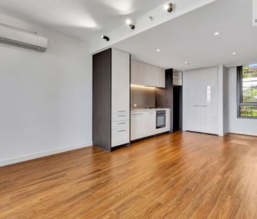 Freshly Painted & Brand New Flooring - Photo 1