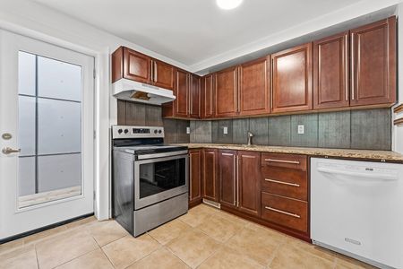 240 Blackburn | All Inclusive Living in Sandy Hill, Ottawa - Photo 4