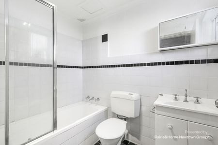 Ground floor unit with car space ! - Photo 4