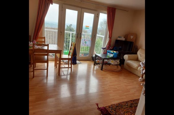 2 Bed Flat, Burns Road, S6 - Photo 1