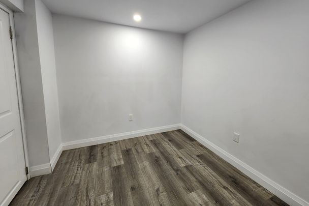 For Lease - 12 Ramsey Crescent, Hamilton, Ontario - Photo 1