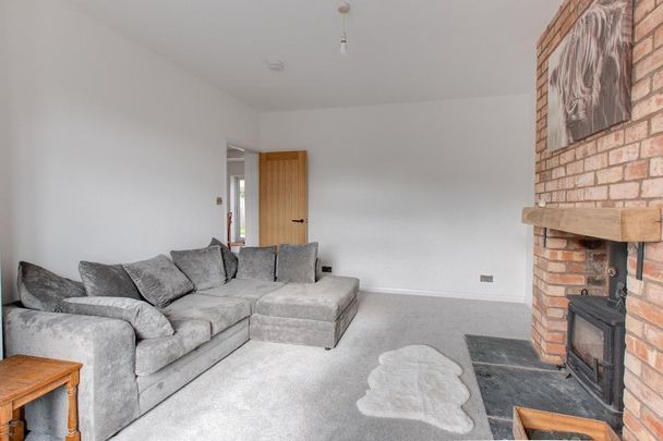 4 bedroom detached house to rent - Photo 1