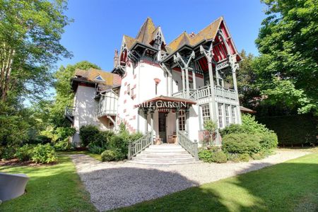 Magnifique propriété à la location saisonnière en plein coeur de Deauville - Jardin - Proche mer - Photo 4