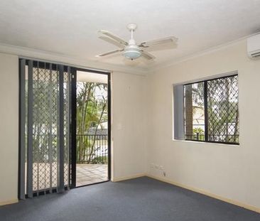 2/10 Bath Street, Labrador, QLD 4215 - Photo 1