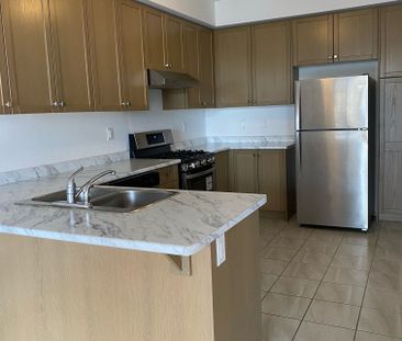 For Lease - 35 Labrish Road, Brampton, Ontario - Photo 6