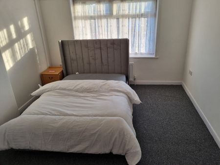 Room in a Shared House, Parthenon Drive, L11 - Photo 2