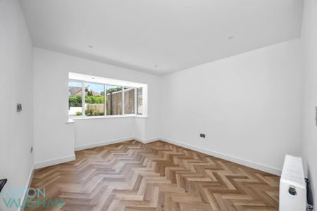 5 bedroom detached bungalow to rent - Photo 2