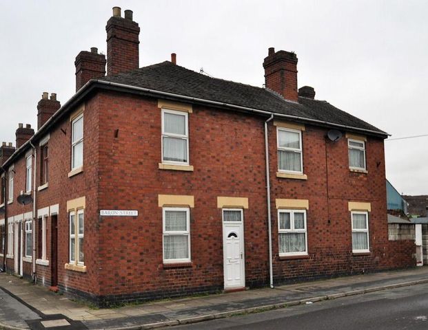 3 bedroom end of terrace house to rent - Photo 1