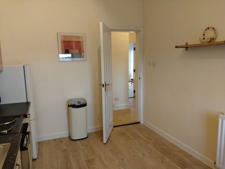 1 Bed Flat, Cathcart, G44 - Photo 5