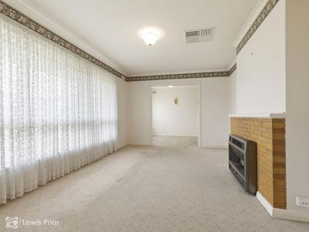 Charming Neat & Tidy Solid Brick Home - Photo 2